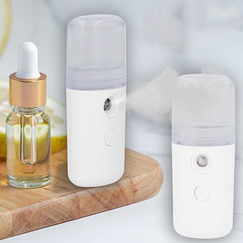 Aura White front