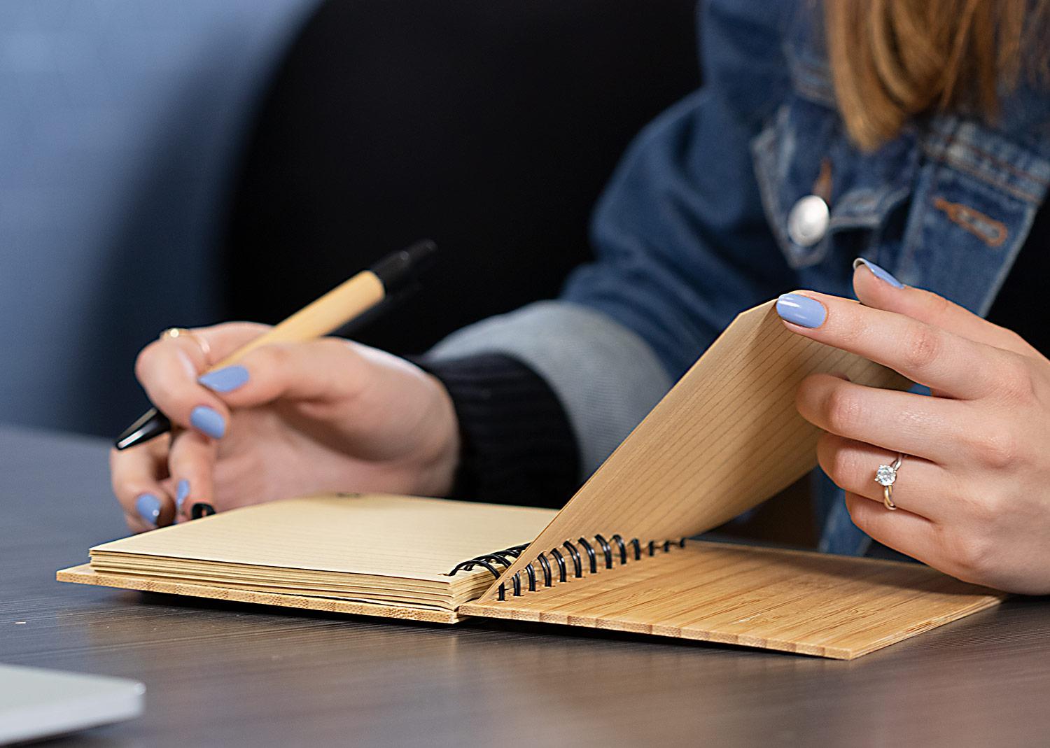 Libreta bambú modern con bolígrafo Bambú miniatura 4