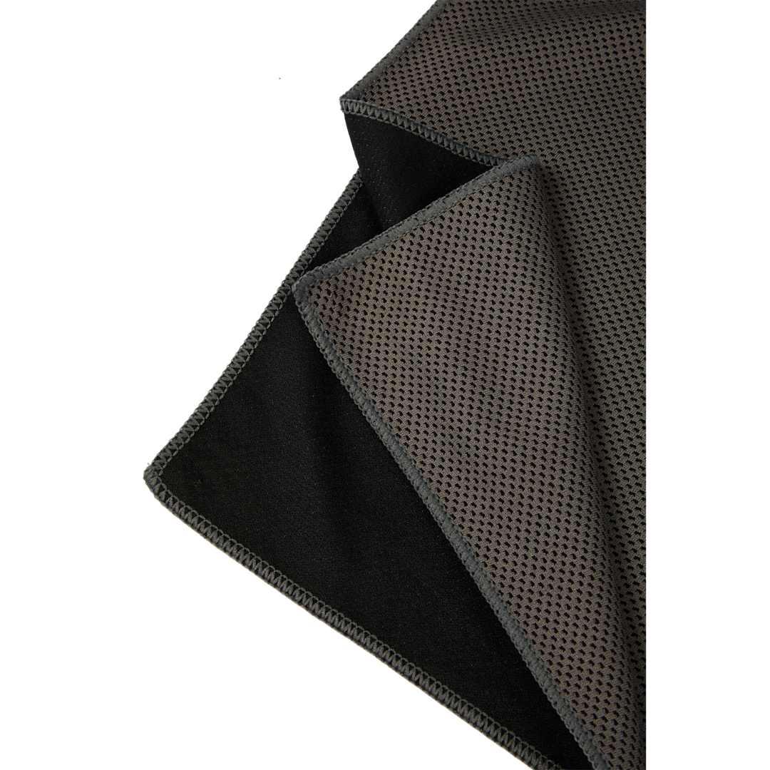 Cooling towel with travel pouch Grey front