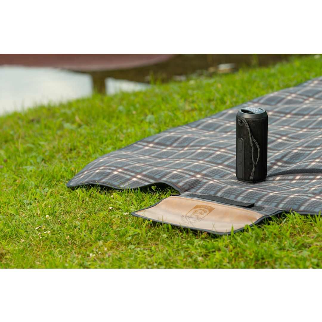 Field & co.® picnic blanket Brown front